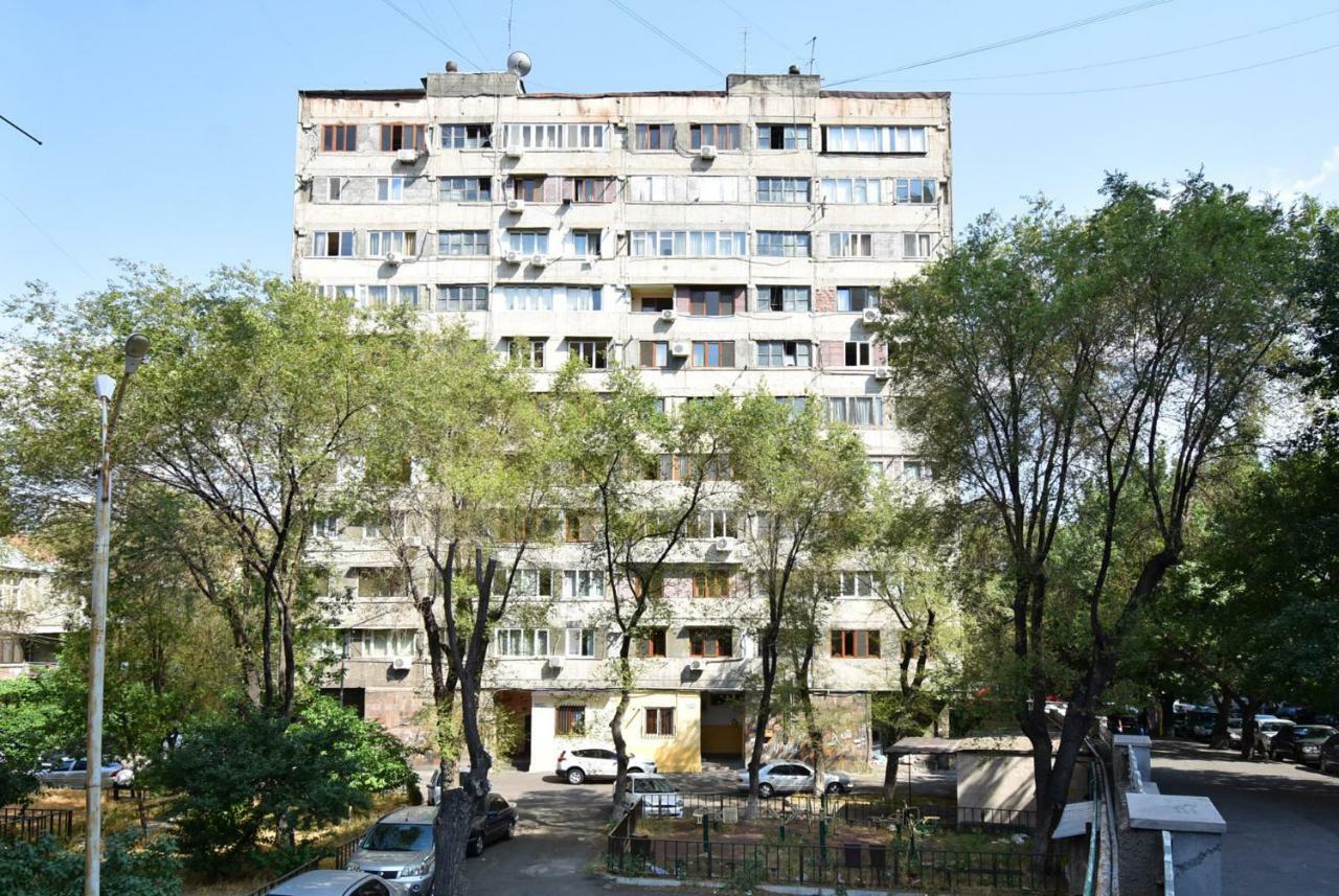 Perfect Apartment In Center Of Yerevan City Екстериор снимка