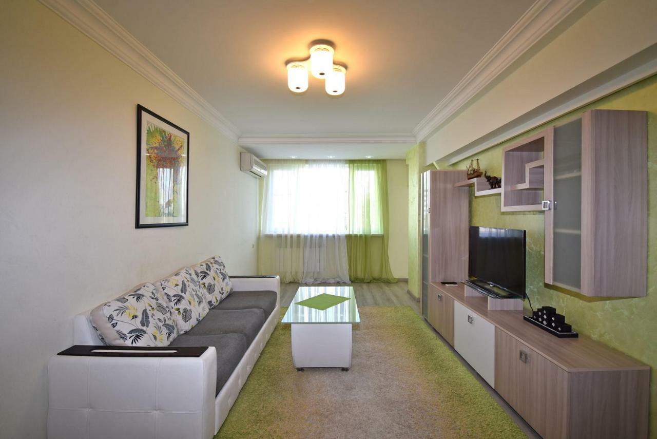 Perfect Apartment In Center Of Yerevan City Екстериор снимка