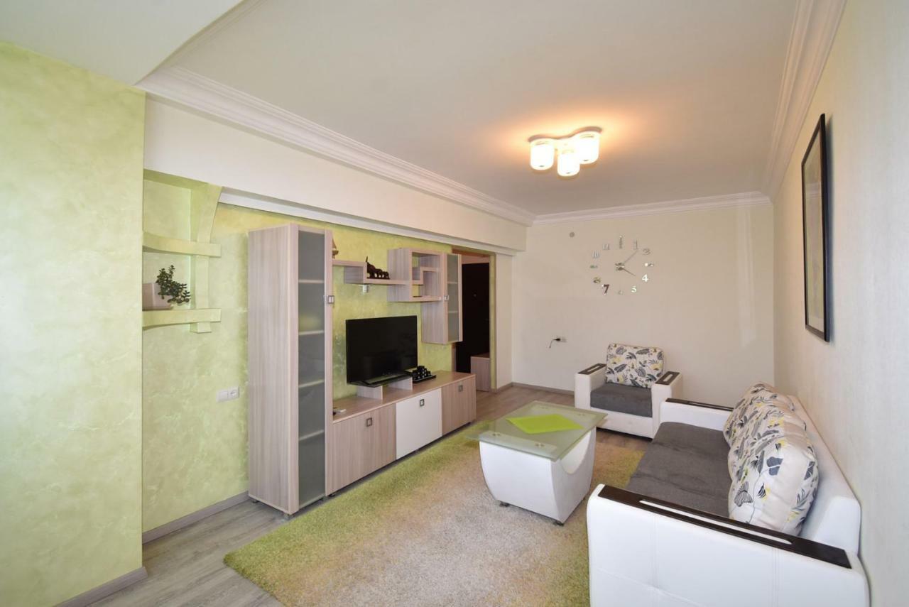 Perfect Apartment In Center Of Yerevan City Екстериор снимка